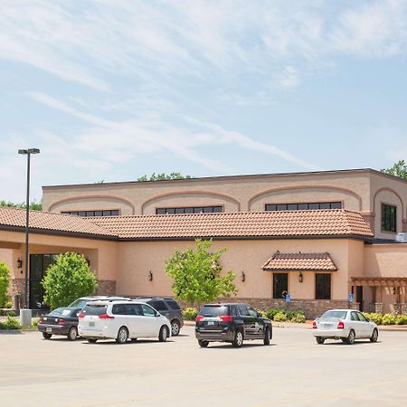 Ramada By Wyndham Des Moines Tropics Resort & Conference Ctr Urbandale Ngoại thất bức ảnh