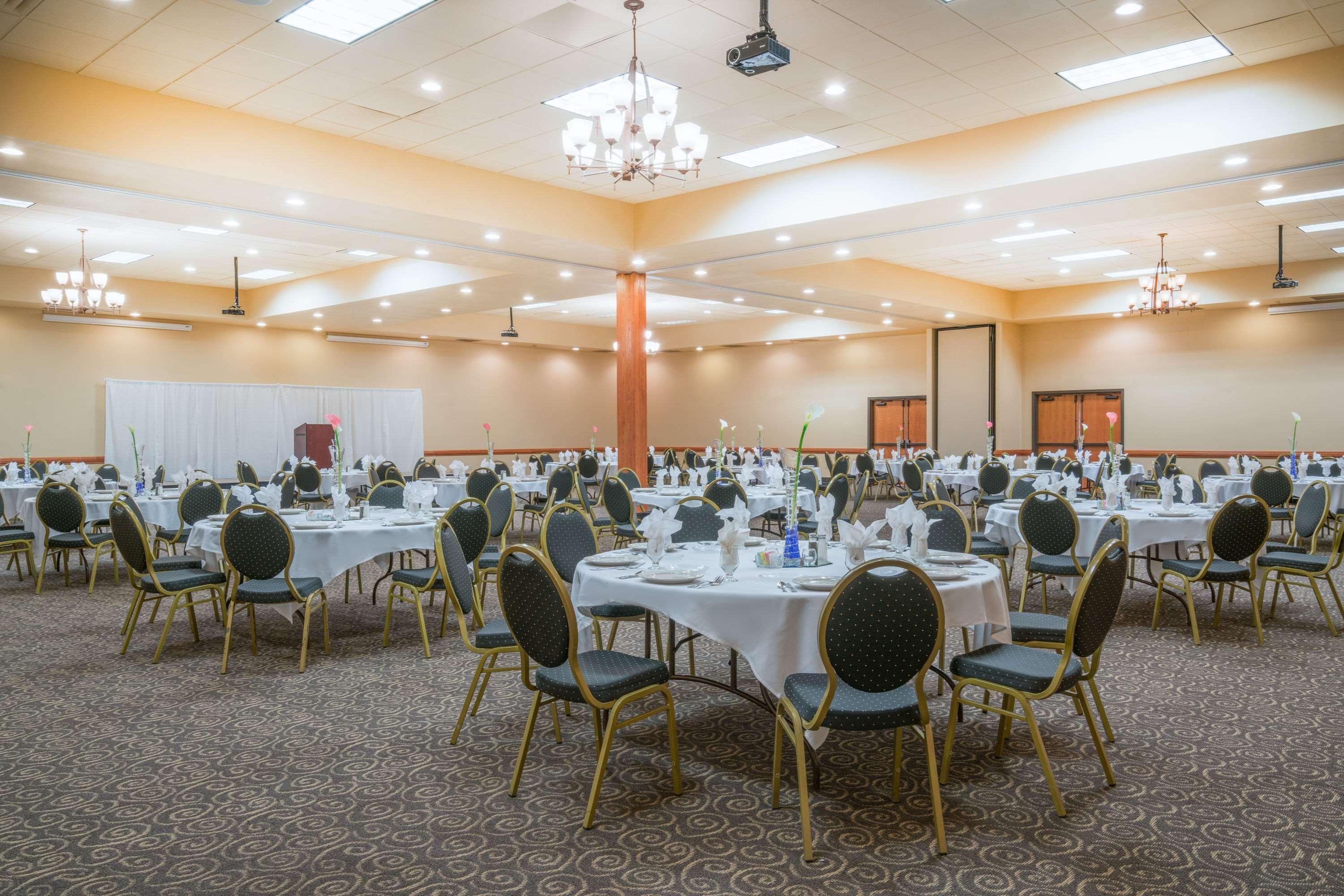 Ramada By Wyndham Des Moines Tropics Resort & Conference Ctr Urbandale Ngoại thất bức ảnh