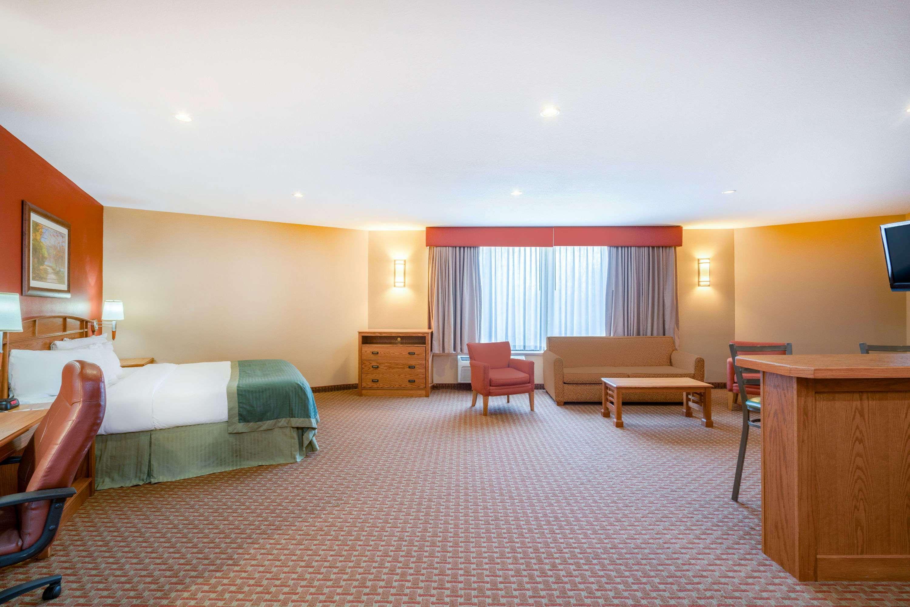 Ramada By Wyndham Des Moines Tropics Resort & Conference Ctr Urbandale Ngoại thất bức ảnh