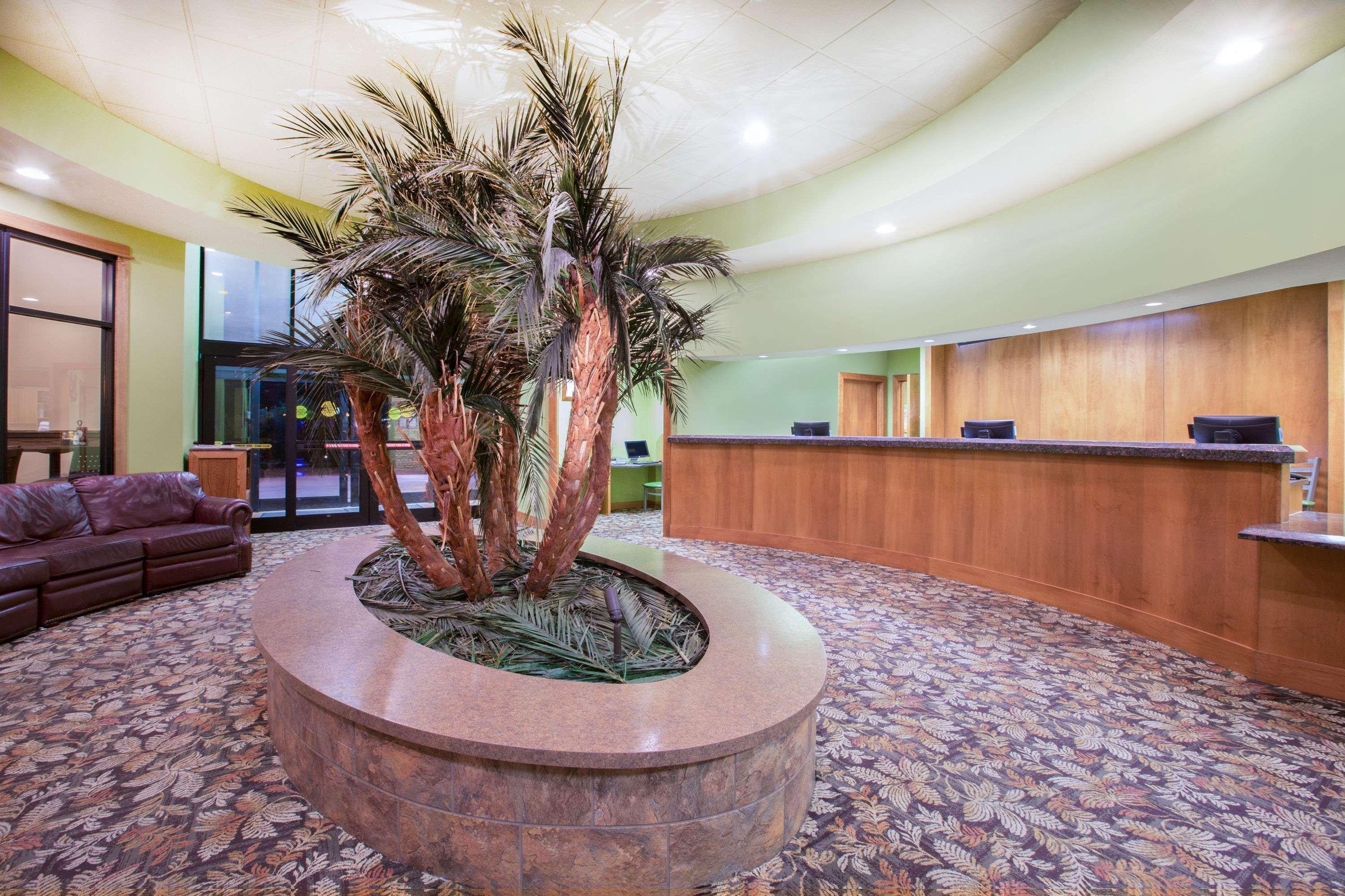 Ramada By Wyndham Des Moines Tropics Resort & Conference Ctr Urbandale Ngoại thất bức ảnh