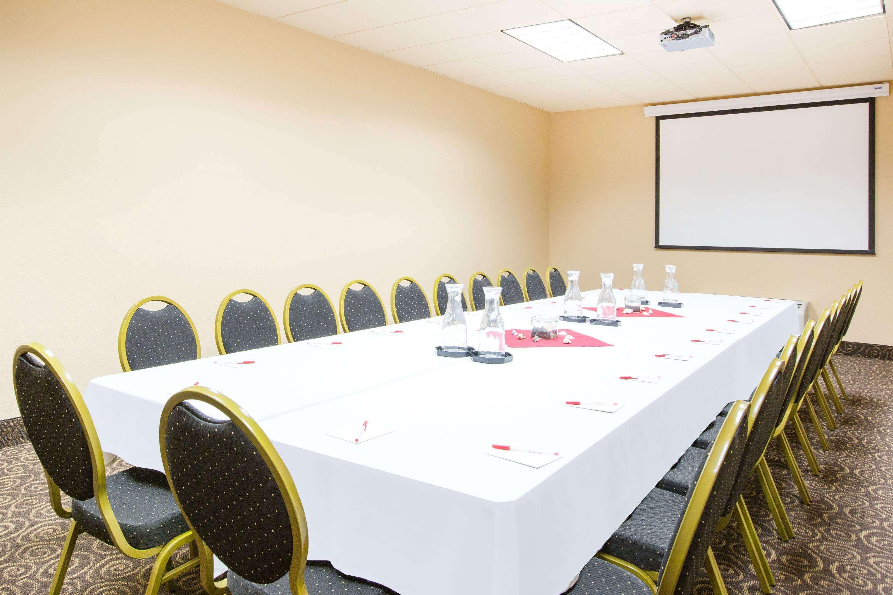 Ramada By Wyndham Des Moines Tropics Resort & Conference Ctr Urbandale Ngoại thất bức ảnh